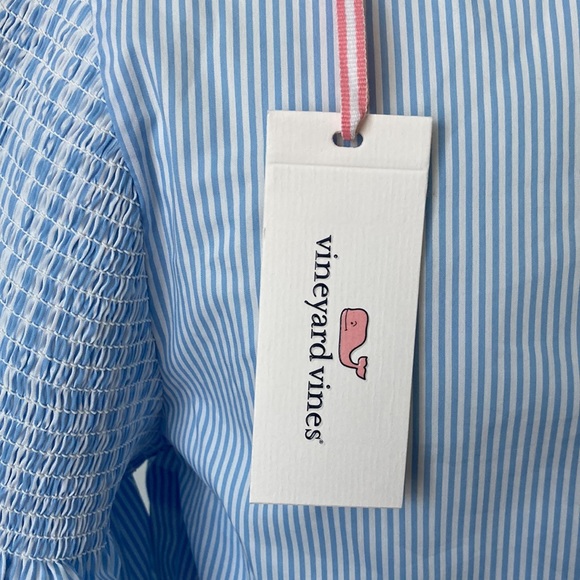 Vineyard Vines Woven Top Smocked Flu Hydrangea - Picture 6 of 7